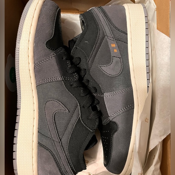 Air Jordan 1 Low SE Craft GS ‘Inside Out- Black’ - Picture 8 of 9